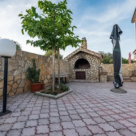 Karen - Two Bedroom With Balcony A1 * Vinišće