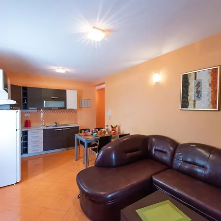 Apartamento Karen - Two Bedroom With Balcony A1 *